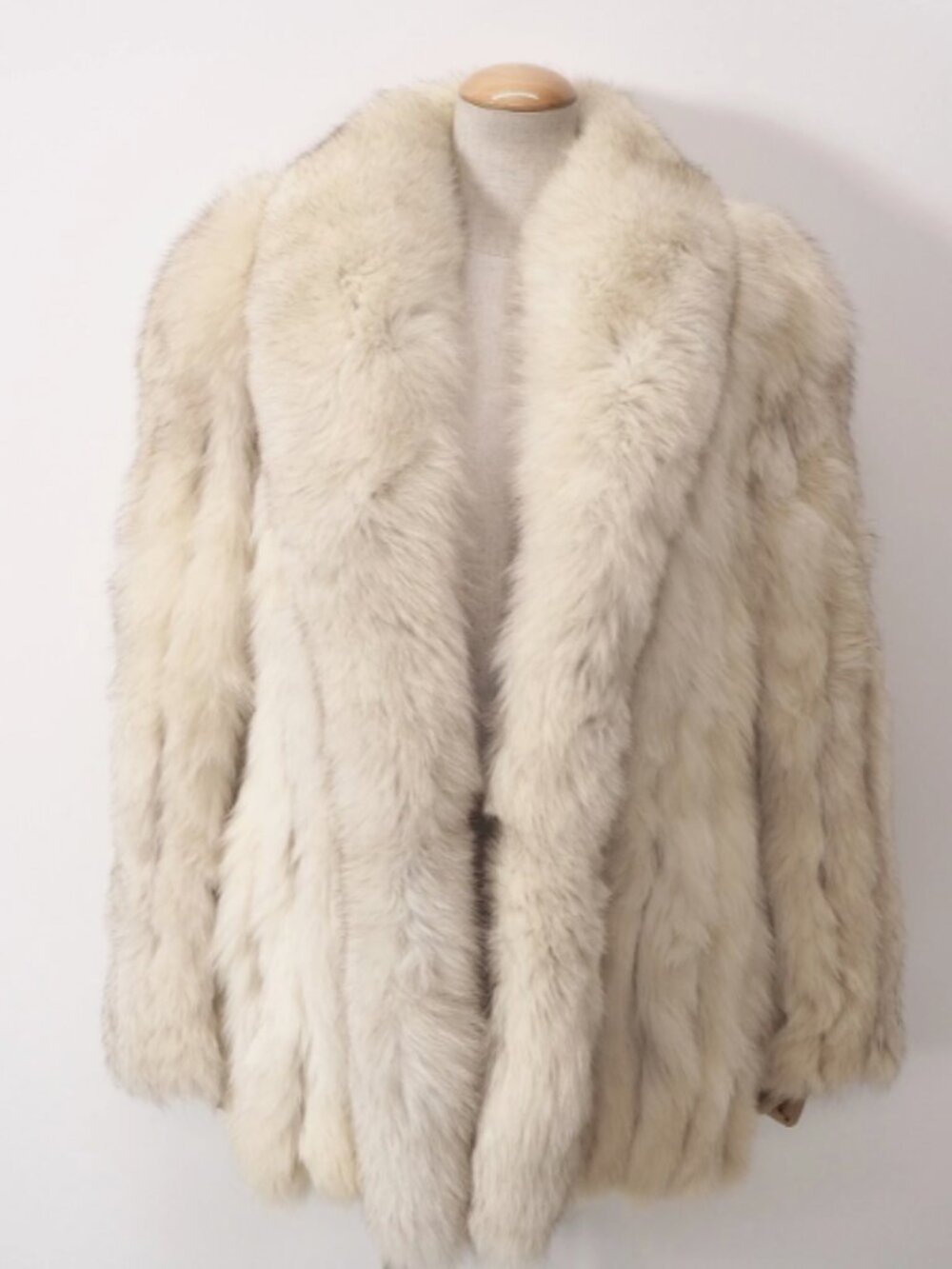 Vintage SAGA FOX Real Blue Fox Fur Coat Jacket Soft Ivory Women S-M